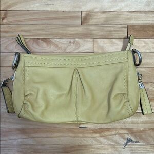 B. Makowsky genuine leather clutch purse y2k yellow silver